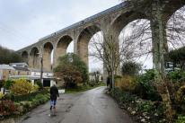 The viaduct bisects the village of Angarrack The viaduct bisects the village of Angarrack